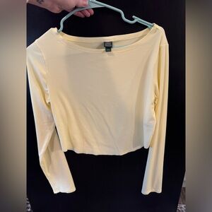 Pale yellow women’s crop long sleeve stretchy size L